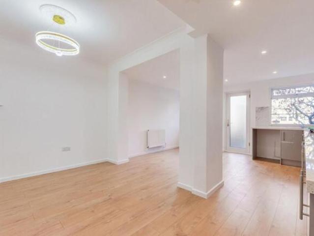 Cottage for rent in Sidcup, Greater London
