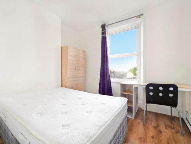 Cottage for rent in Kentish Town, Greater London