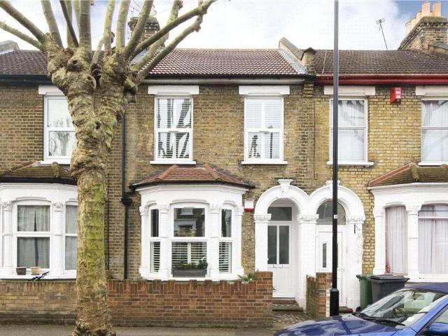 Terraced House for rent in Leytonstone