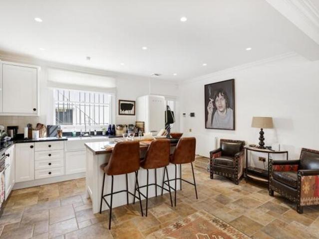 Cottage for rent in Cat Hill