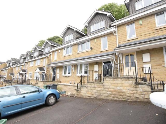 Cottage for rent in Almondbury