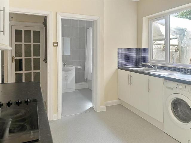 Terraced House for rent in London