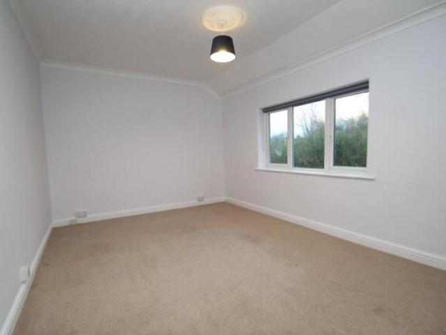 Cottage for rent in Miles Hill, Leeds