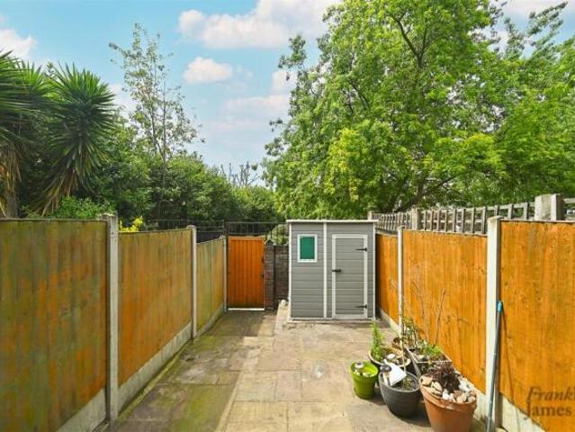 Cottage for rent in Cat Hill