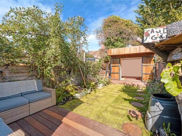 Cottage for rent in Cat Hill