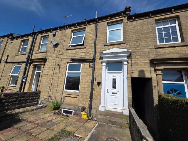 Terraced House for rent in Lindley