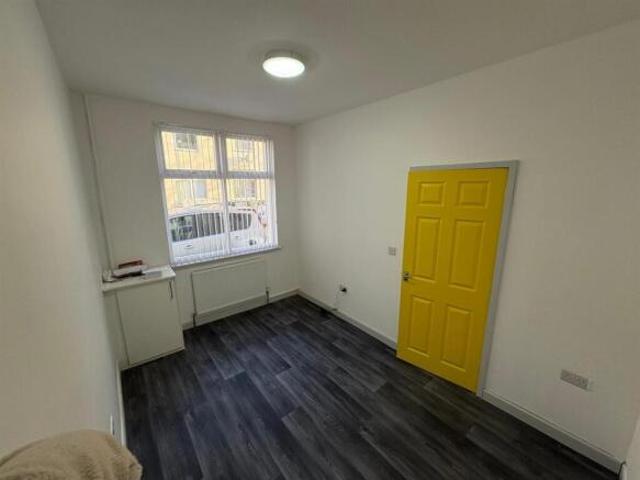 Cottage for rent in Fallings Park, Park Village