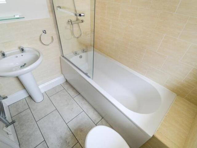 Cottage for rent in Avenues, Hull