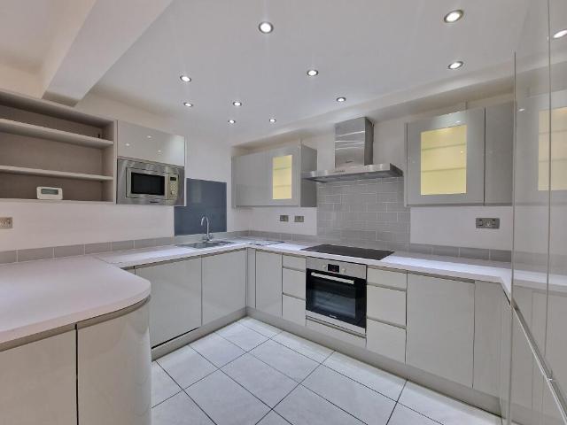 Terraced House for rent in Bitterne