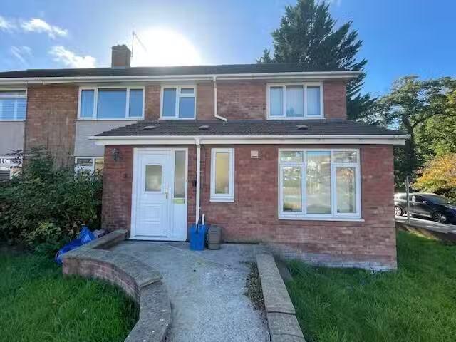 House for rent in Rhydypenau, Falcon Lodge