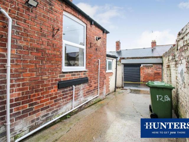Cottage for rent in Barnes, Greater London