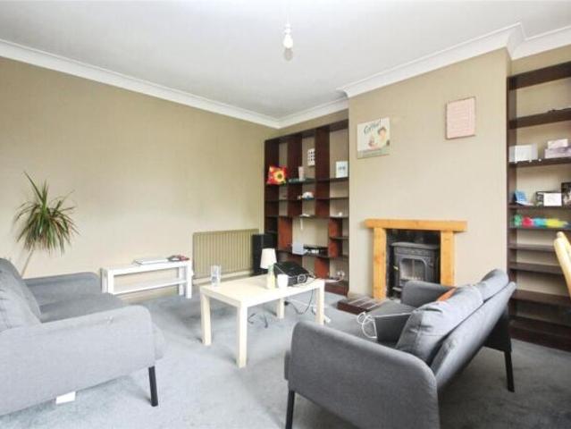 Cottage for rent in Streatham Hill, Greater London