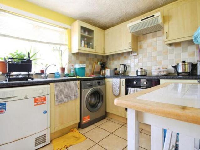 Cottage for rent in Swindon
