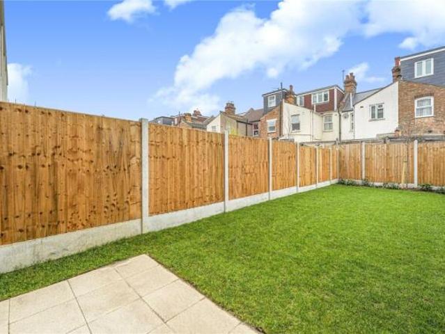 Cottage for rent in Walthamstow, Greater London
