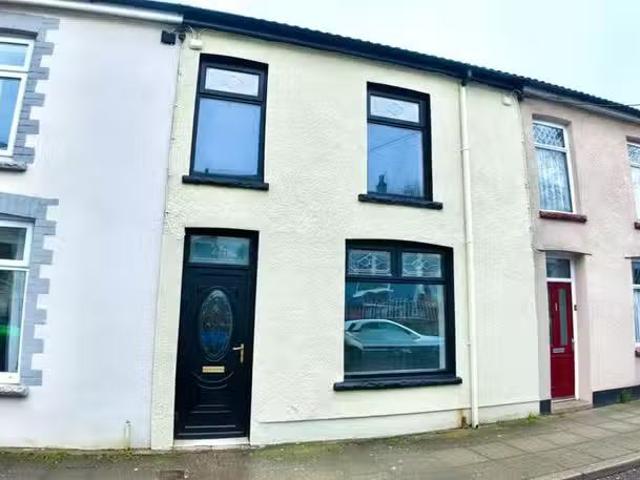 House for rent in Ynyshir, Wales