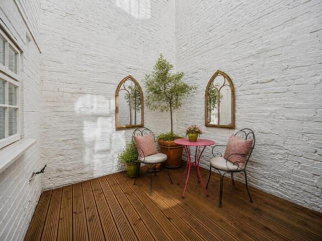 Cottage for rent in Cat Hill