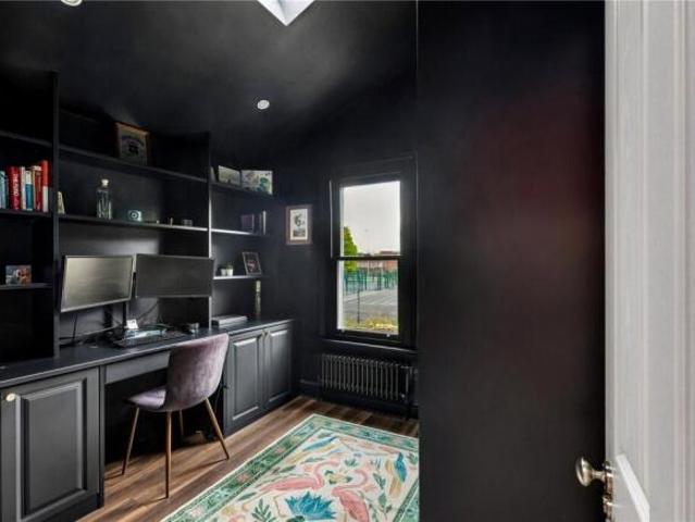 Cottage for rent in Cat Hill