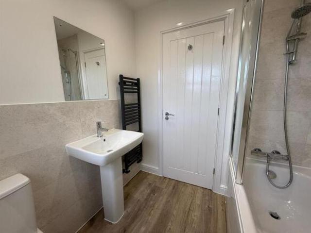 Cottage for rent in Lee Bank, Greater Manchester