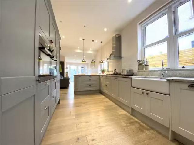 House for rent in Plasnewydd, Falcon Lodge