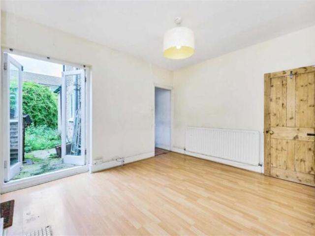Cottage for rent in Grove Park, Greater London