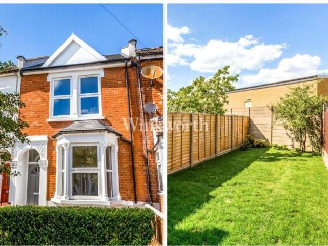 Cottage for rent in Cat Hill, England