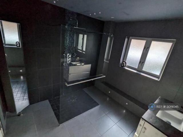 Cottage for rent in Cat Hill