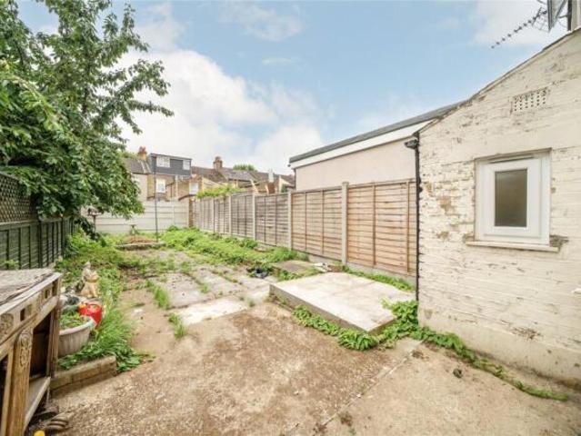 Cottage for rent in Cat Hill