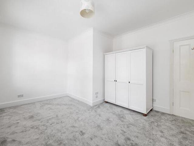 Cottage for rent in Greater London