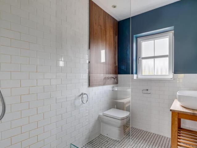 Cottage for rent in Greater London