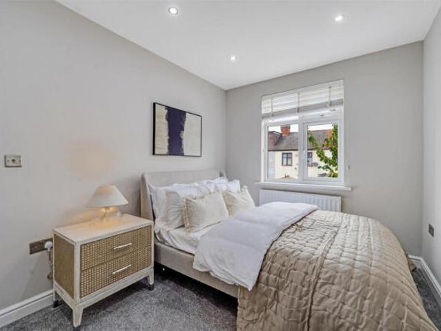Cottage for rent in Cat Hill