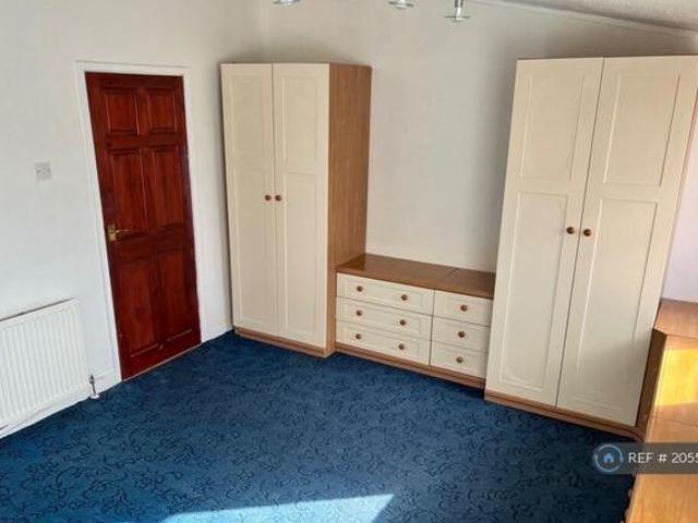 House for rent in Town Centre, Roby Mill