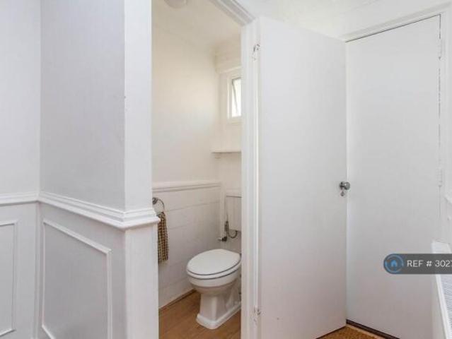 Cottage for rent in Cat Hill