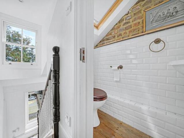 Cottage for rent in South Hackney, Greater London