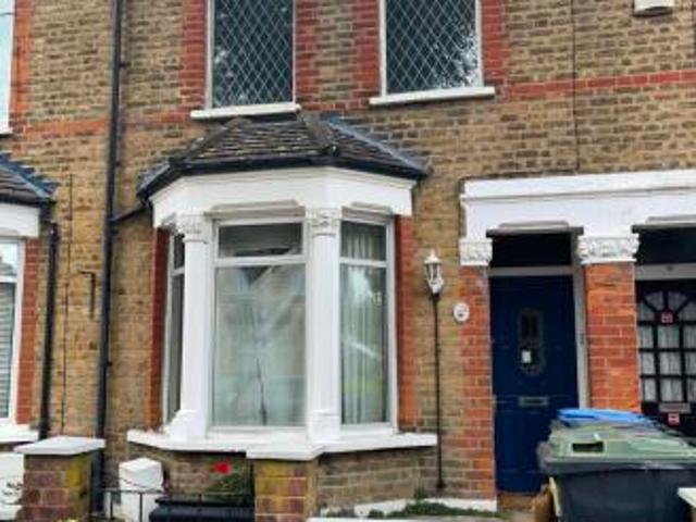 Cottage for rent in Enfield, Greater London