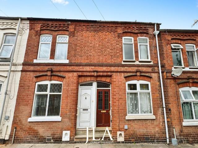 Terraced House for rent in Leicester