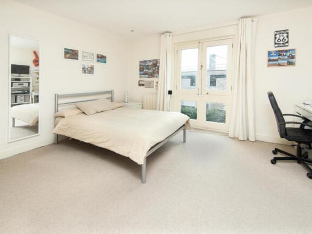 Cottage for rent in Cat Hill