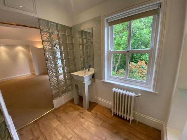 Cottage for rent in Holmfield, West Yorkshire