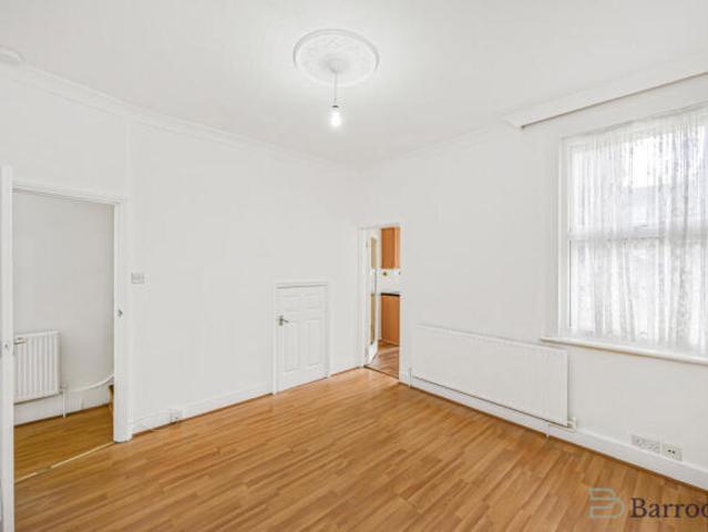Cottage for rent in Tottenham, Greater London