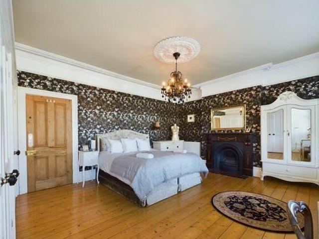 House for rent in Follaton, Strode