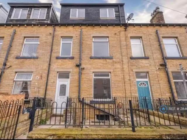 House for rent in Halifax, West Yorkshire