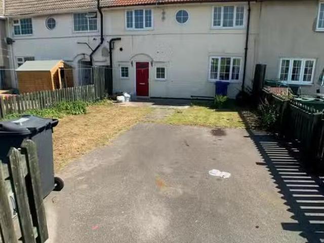 House for rent in Charlesworth, East Midlands
