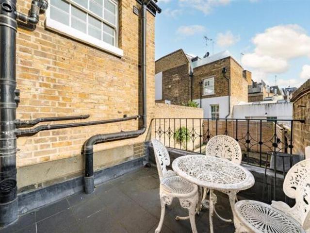 Cottage for rent in Chelsea, Greater London
