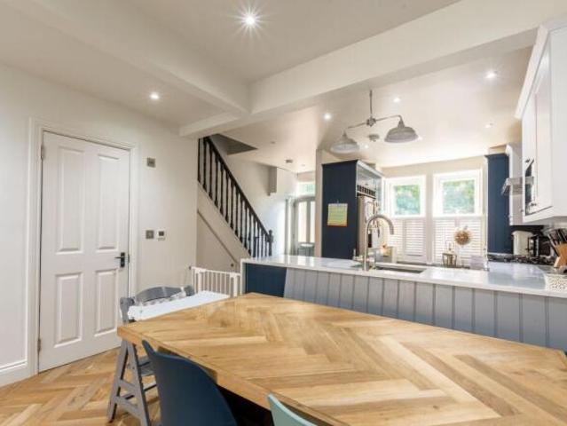 Cottage for rent in Wimbledon, Greater London