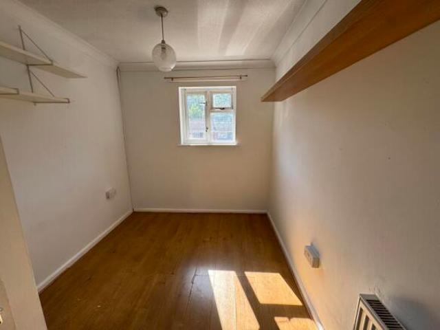 Cottage for rent in Rodbourne, Swindon