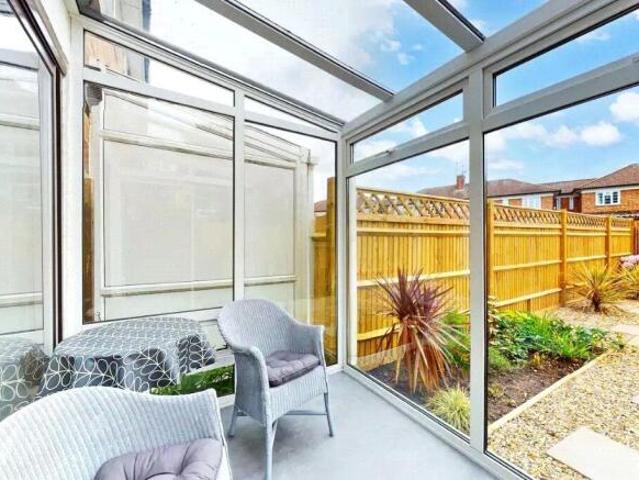 Cottage for rent in Teddington, Greater London
