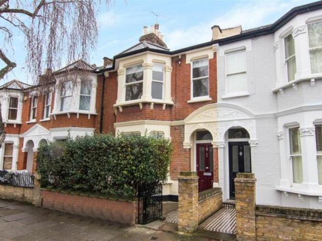 Cottage for rent in Chiswick, Greater London