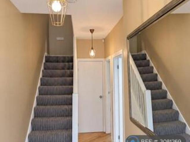Cottage for rent in Cat Hill, England