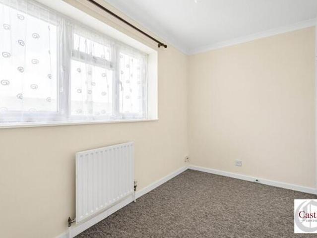 Cottage for rent in Edmonton, Greater London