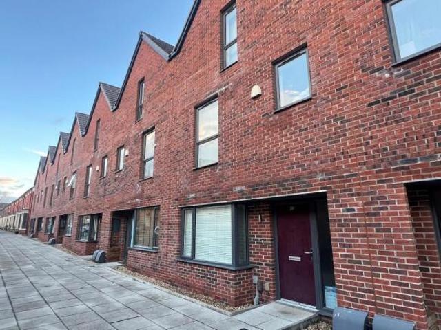 Cottage for rent in Calderstones