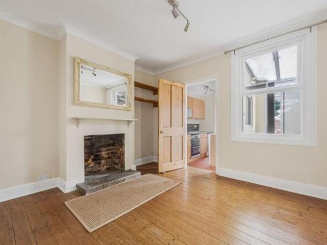 Cottage for rent in Caversham, Reading